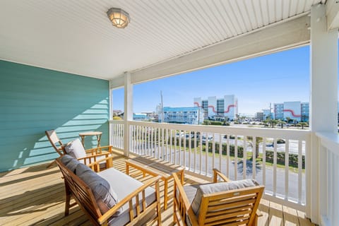 Top deck with an ocean view!