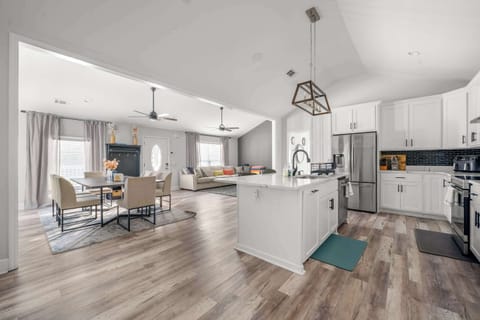 Eclectic & Elegant Dining