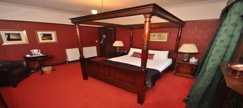 Superior Double Room, Ensuite | Individually decorated, soundproofing, iron/ironing board, free WiFi