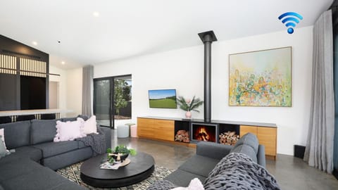 Blackwood Manor | Living Room | Fireplace