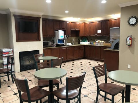 Free daily continental breakfast