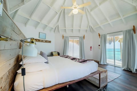 Overwater Bungalow | In-room safe, soundproofing, free WiFi, bed sheets