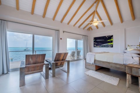 Penthouse Oceanfront Cabana | In-room safe, soundproofing, free WiFi, bed sheets