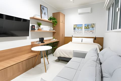 Studio | Desk, free WiFi