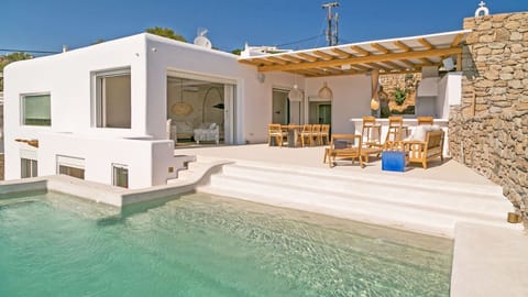 Activities, Amenities, Balcony / Terrace / Patio, Building Exterior, Main Entrance, Pool, Spring, Summer