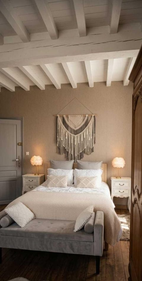 Comfort Room | Premium bedding, minibar, individually decorated, individually furnished