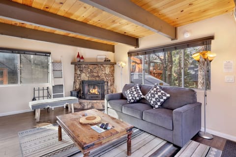 Cabin, Multiple Beds, Hot Tub, Mountain View (2093) | Living area | Fireplace