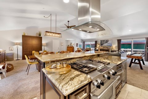 Cabin, Multiple Beds, Hot Tub, Mountain View (2090) | Private kitchen | Coffee/tea maker