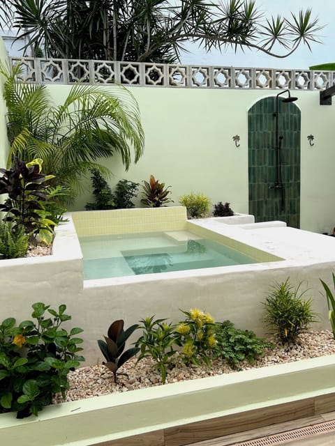 Jungle Bungalow Private Patio and Plunge Pool