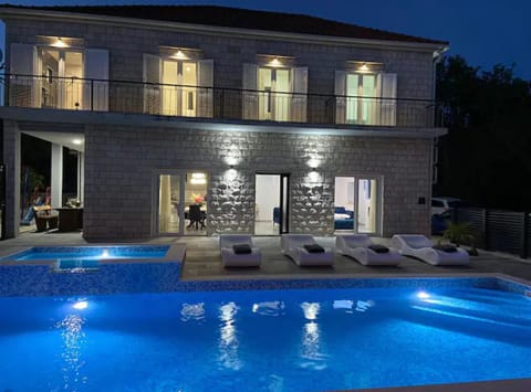 Villa (Four Bedroom Villa with Swimming Pool) | Exterior