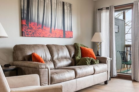 A cozy spot to unwind after a day at the lake or Silver Dollar City