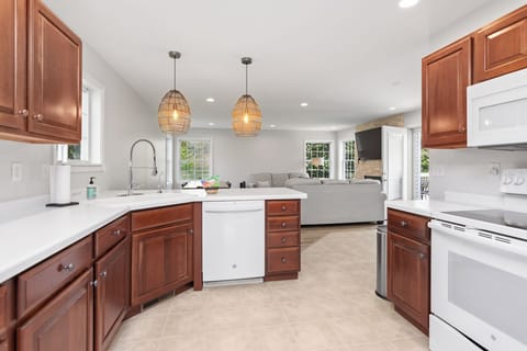 Fully furnished kitchen