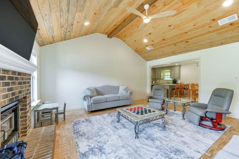 Perry Vacation Rental | 3BR | 2.5BA | 1,621 Sq Ft | 3 Steps to Enter