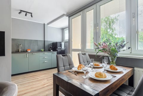 Apartment | Living room | Flat-screen TV