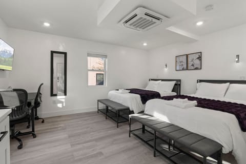 1 bedroom, premium bedding, memory foam beds, desk