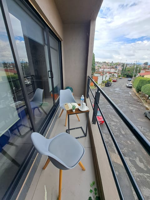 Executive Studio Suite, 1 Bedroom, Balcony, City View | Balcony