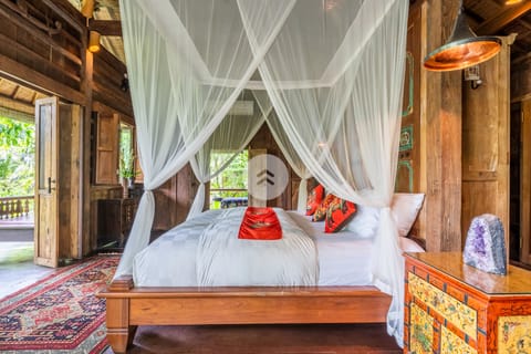 Family Villa | 3 bedrooms, premium bedding, minibar, free WiFi