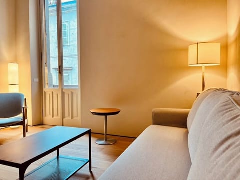 6AA89B14 E01D 4568 9A7E 48D9F788472A 1 105 c