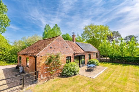 Harnser Barn, Tittleshall: Gorgeous detached barn conversion