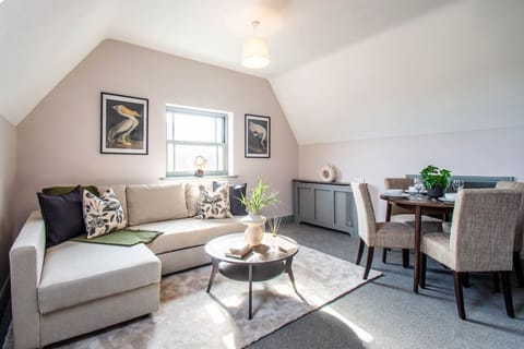 Peaceful living/dining room in the apartment