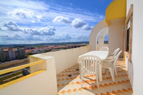 House | Terrace/patio