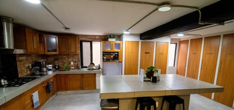 Deluxe Room, Balcony, City View | Shared kitchen facilities | Microwave, oven, stovetop, toaster