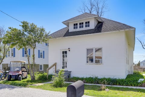 Ewell Vacation Rental | 2BR | 1BR | 5 Steps Required | 1,476 Sq Ft