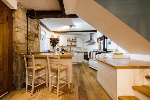 House | 5 bedrooms, Internet