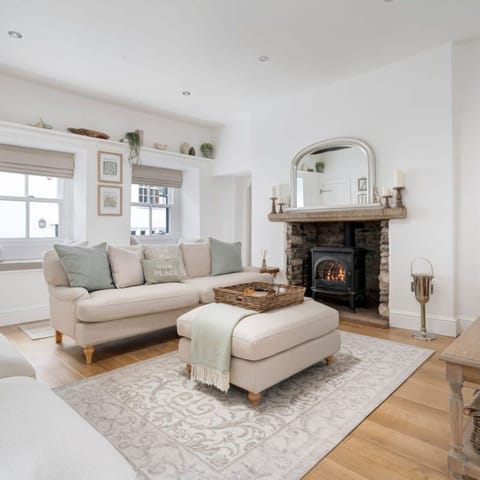 House | 3 bedrooms, desk, iron/ironing board, high-speed internet