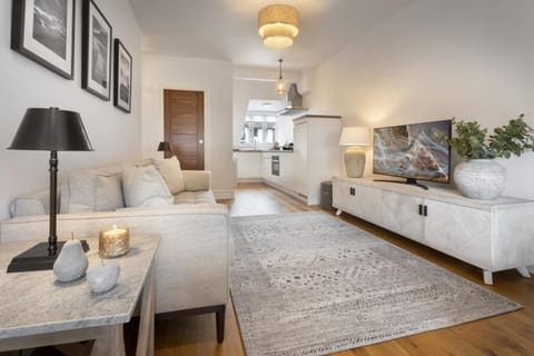 House | 1 bedroom, desk, iron/ironing board, high-speed internet