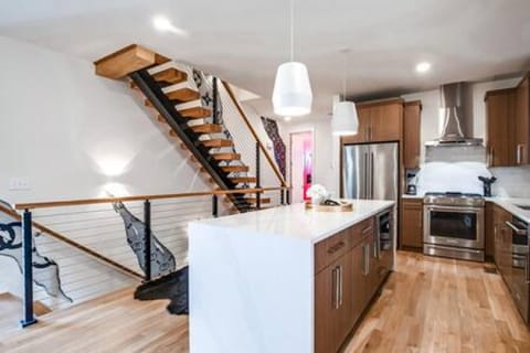 House | 4 bedrooms, desk, high-speed internet