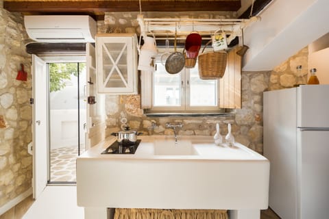 Stone Suite with Private Terrace | Private kitchen | Espresso maker, cookware/dishes/utensils