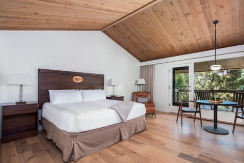 Premium bedding, in-room safe, blackout drapes, iron/ironing board