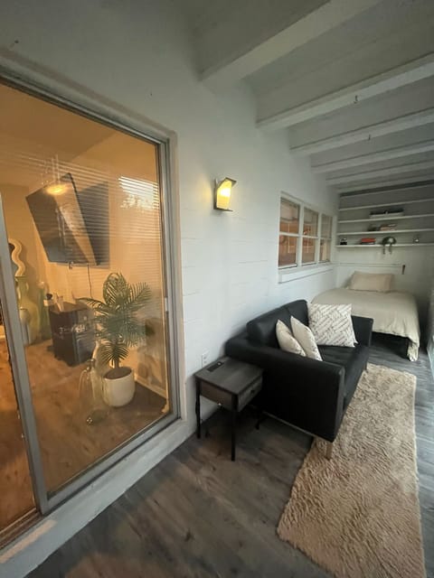 Family Apartment, 3 Bedrooms, Non Smoking | 3 bedrooms, iron/ironing board, free WiFi