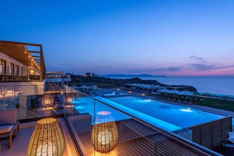Seasonal outdoor pool, pool umbrellas, sun loungers