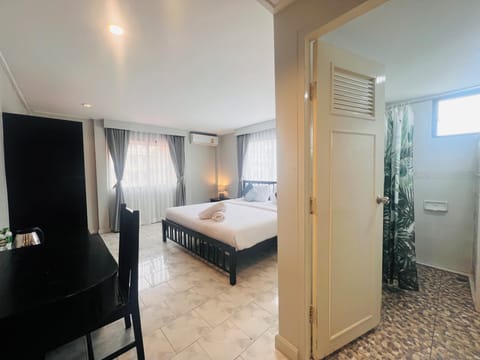 Superior Double or Twin Room | In-room safe, individually furnished, free WiFi, bed sheets