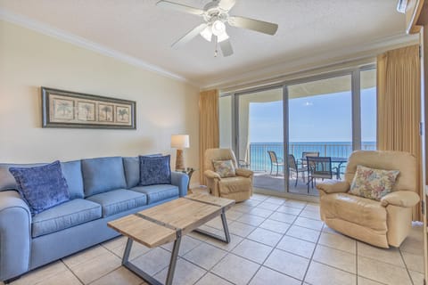 Gulf front living room with a new couch!