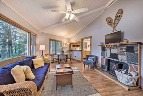 Bright and sunny Lakefront Escape.