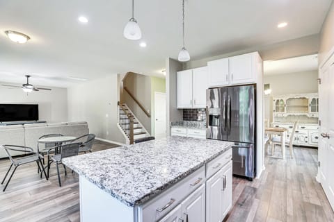 House (3 Bedrooms) | Interior