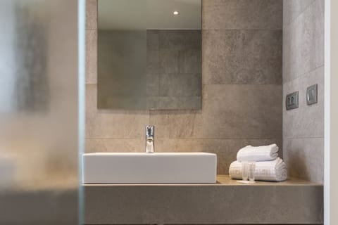 Large Double room | Bathroom sink