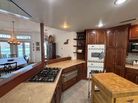 Warming drawer to keep your food warm!