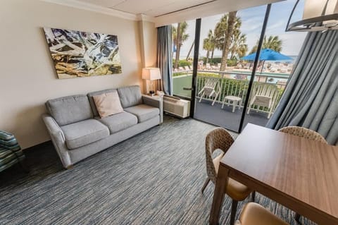 Direct Oceanfront, Beautifully Decorated