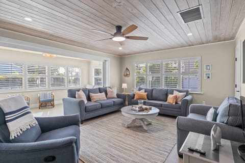 Spacious Livingroom