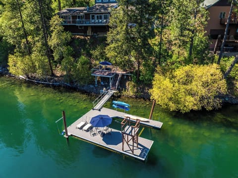 North Branch Lake Home on Hayden Lake, Idaho: Stunning views and family fun