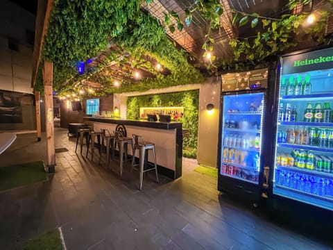 Poolside bar
