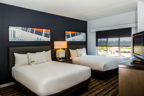 Premium bedding, in-room safe, desk, blackout drapes