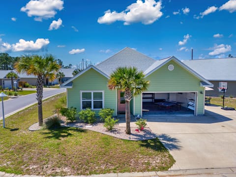 Single family home in Windmark Beach less than 5 minutes from downtown Port St Joe