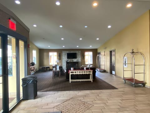 Room, Non Smoking | Living area