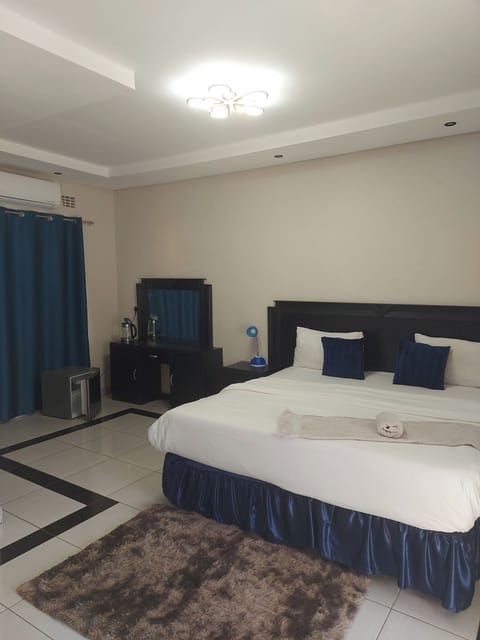 Standard Double Room | Desk, iron/ironing board (on request), WiFi (free)