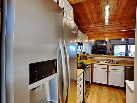 House (3 Bedrooms) | Property amenity